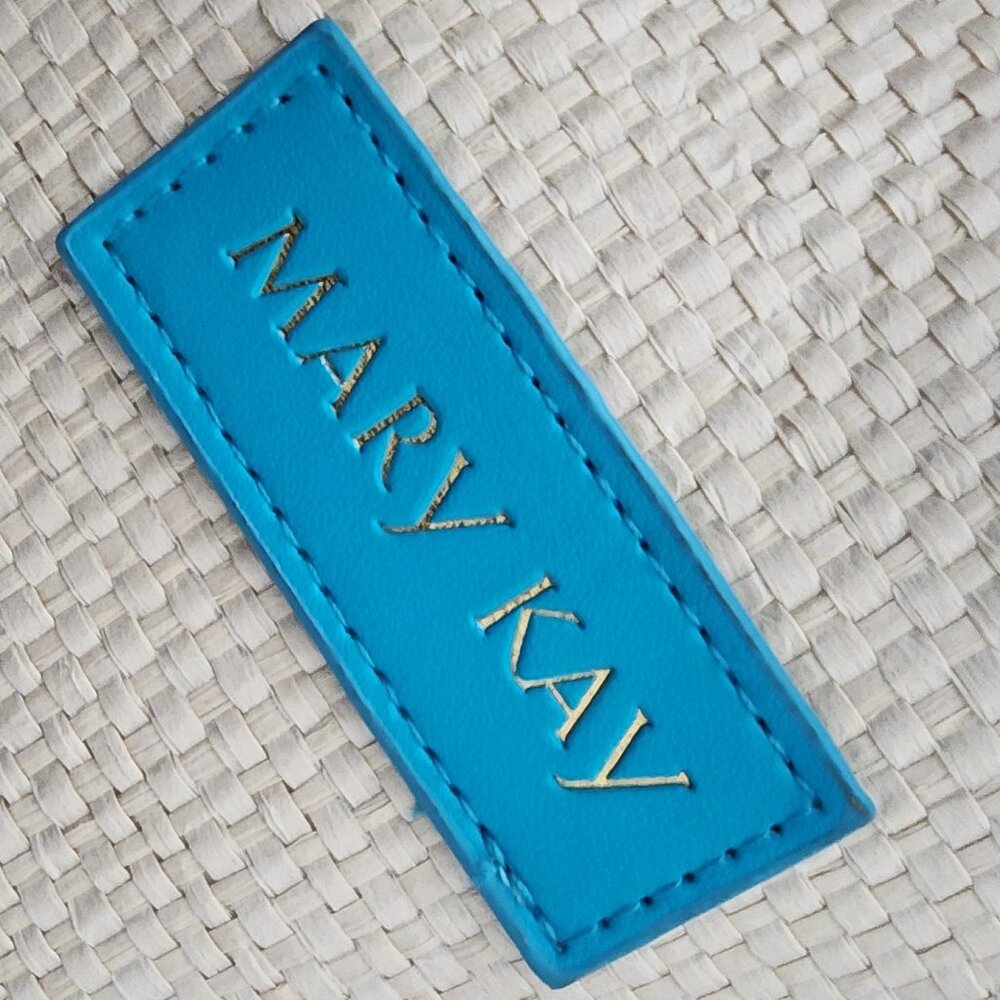 Mary Kay - Picture 2 of 6